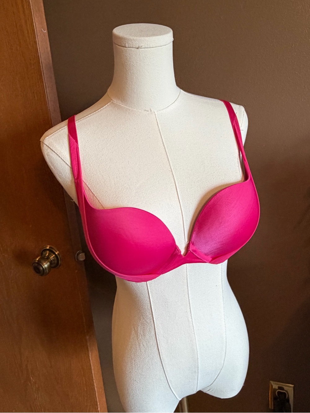 Victoria's Secret Hot Pink Contour Push-Up Bra